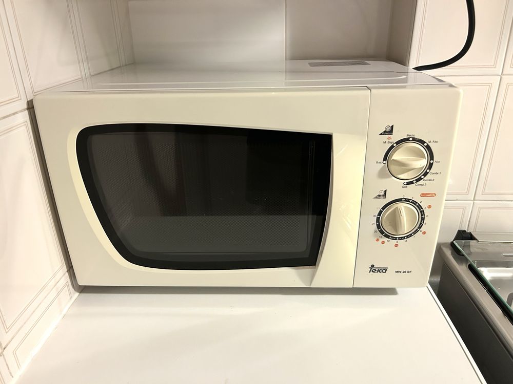 Micro-ondas com grill Teka