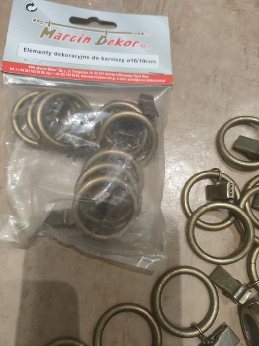 Miedziane kółka z żabkami do karnisza