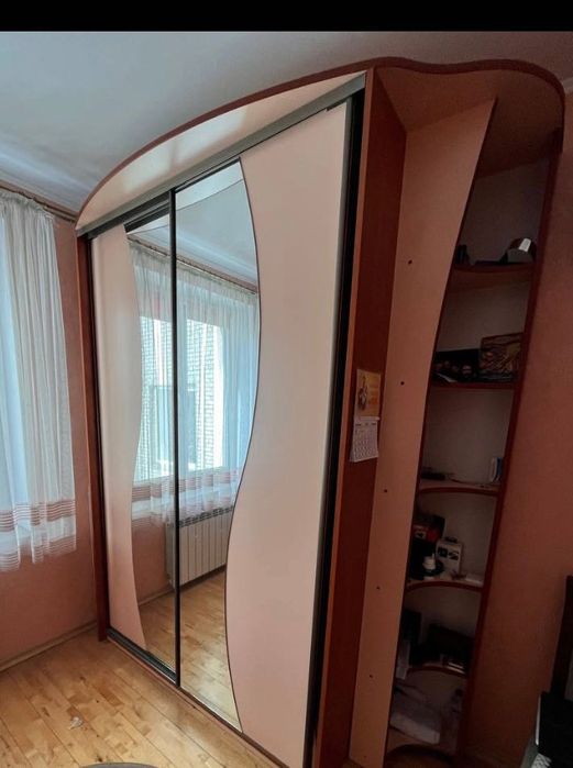 Спальня, шафа-купе, ліжко з тумбами.  Б/в в хорошому стані. САМОВИВІЗ