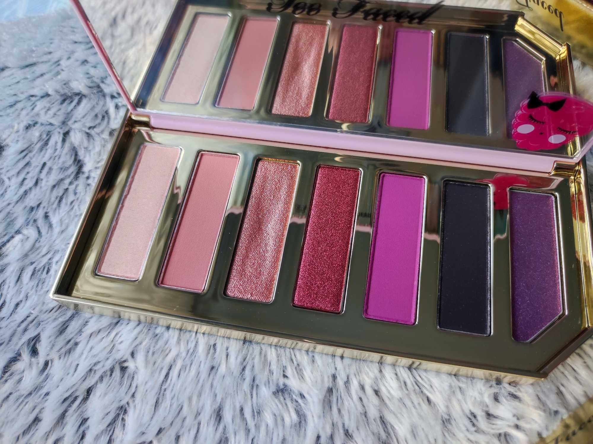 Too Faced - paleta cieni Razzle Dazzle Berry