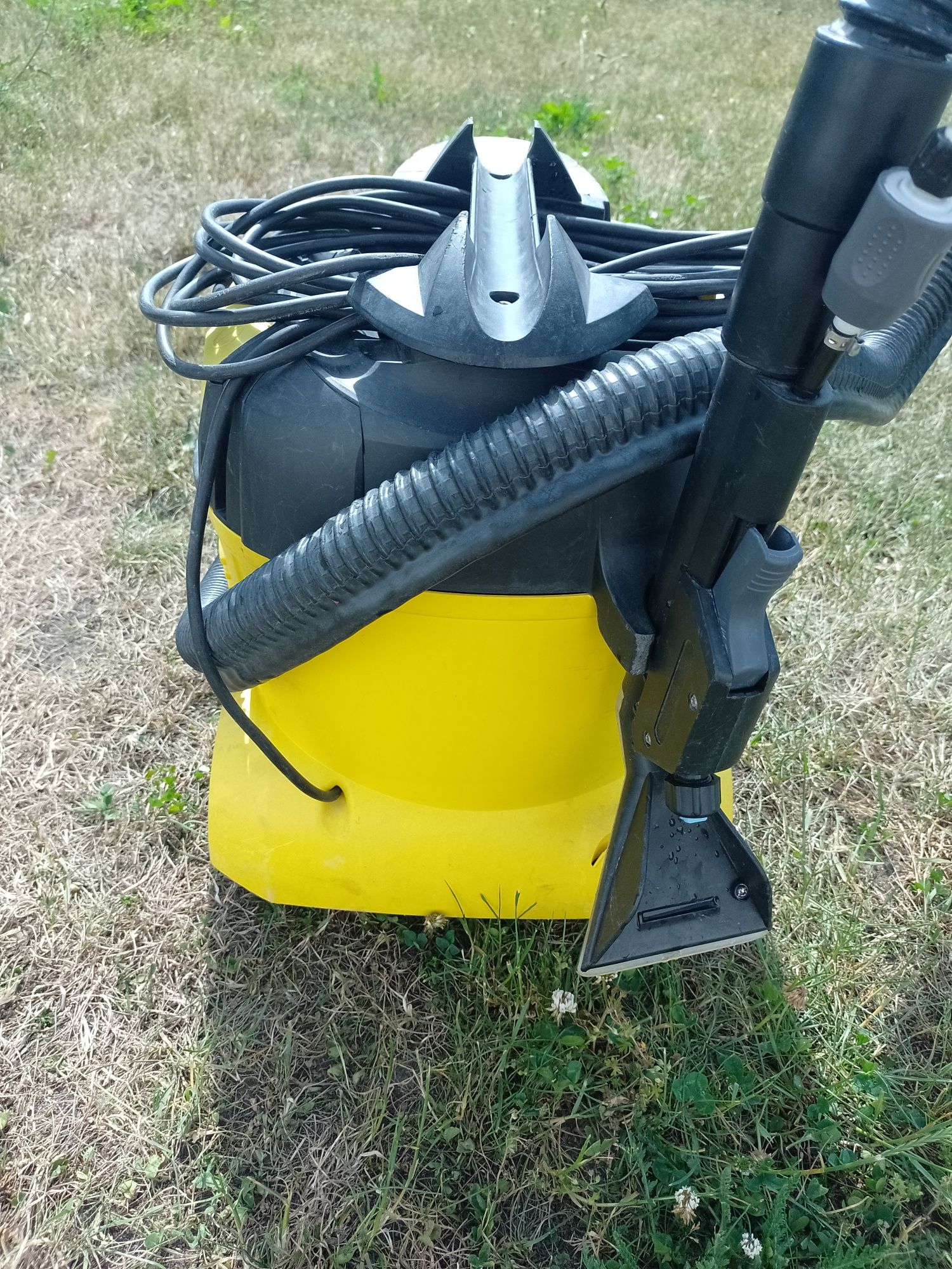 Odkurzacz piorący Karcher puzzi 8/1c