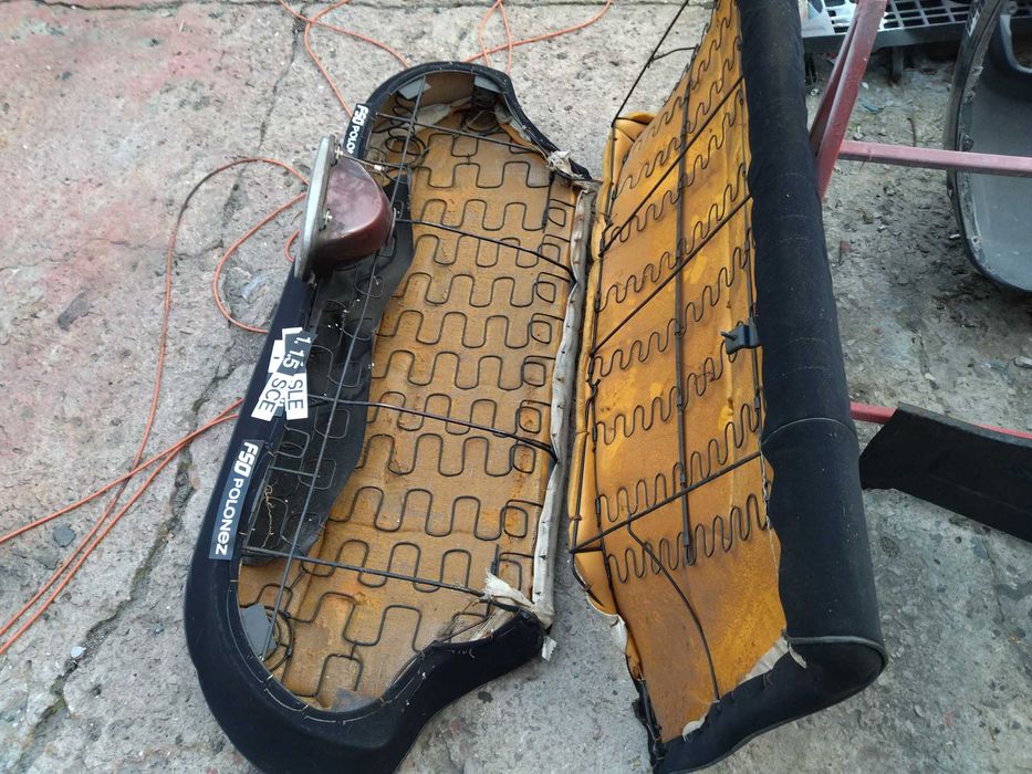 siedzenia Fiat 125p Polonez  lampa