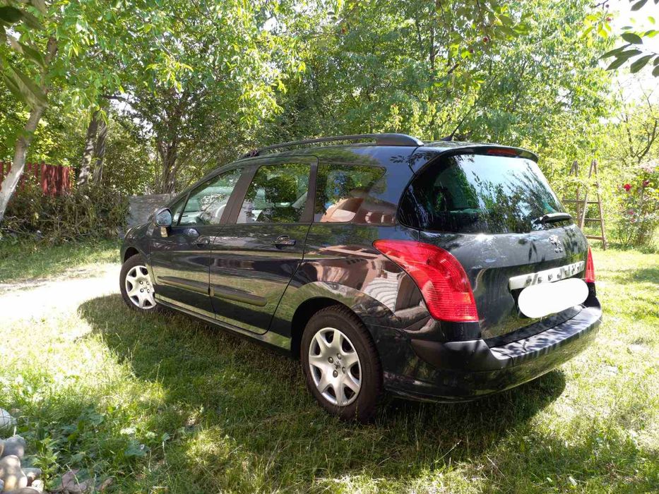 Автомобіль Peugeot 308 SW