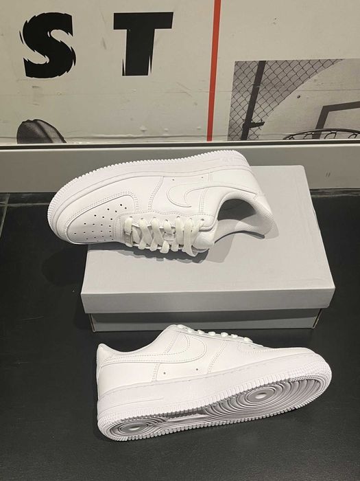 Białe Buty Nike Air Force 1 Low '07 White Rozmiar.46