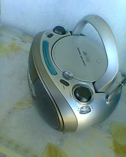 MP3 CD Playback. Model  AZ 1038/12  Philips.