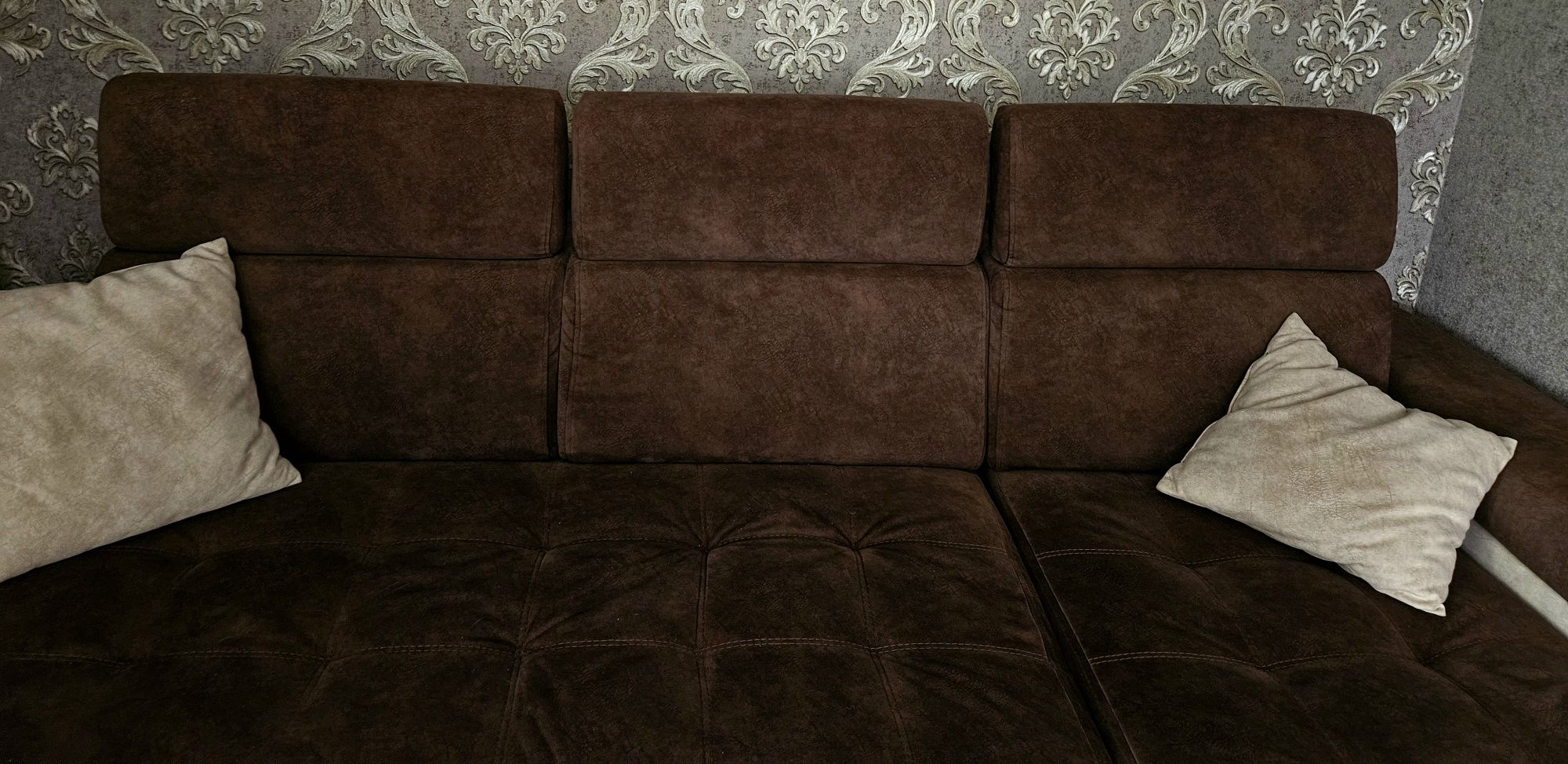 Продам диван в гарному стані