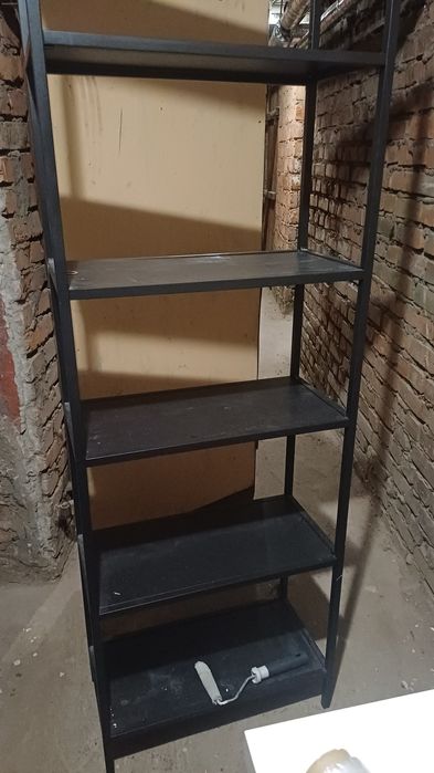 Czarny Regal Enhet