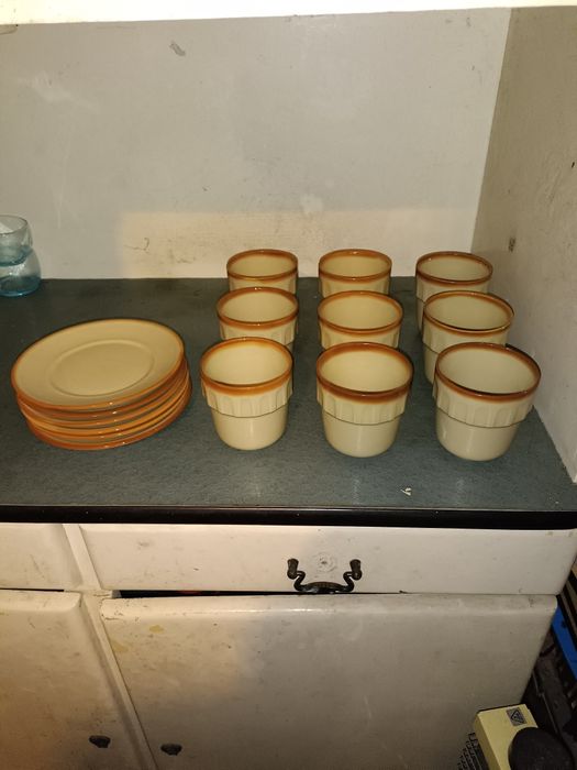 Kubki plus talerzyki PRL Tułowice