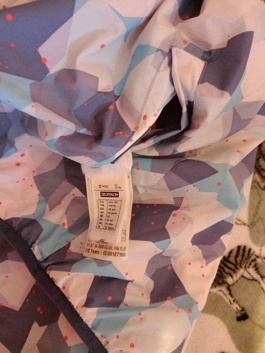 Продам зимову куртку на дівчинку