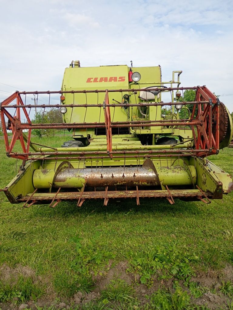 Комбайн  clаas compakt 30