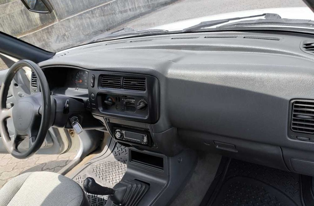 Mitsubishi l200 4 lugares