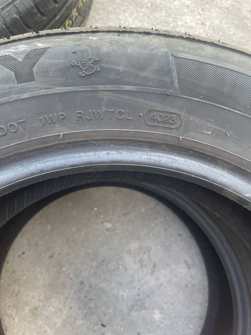 Продам літню гуму 195/60 r15