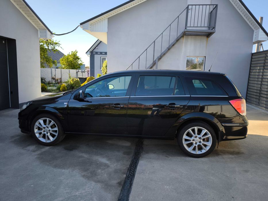 Opel Astra H, рік 2010, двигун 1,8 бензин