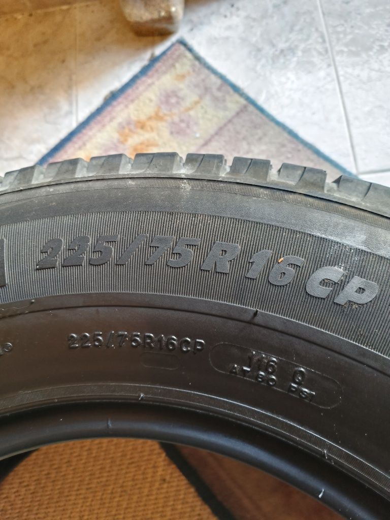 Pneumáticos p/Autocaravana, p/(jante 16") "Michelinl"
