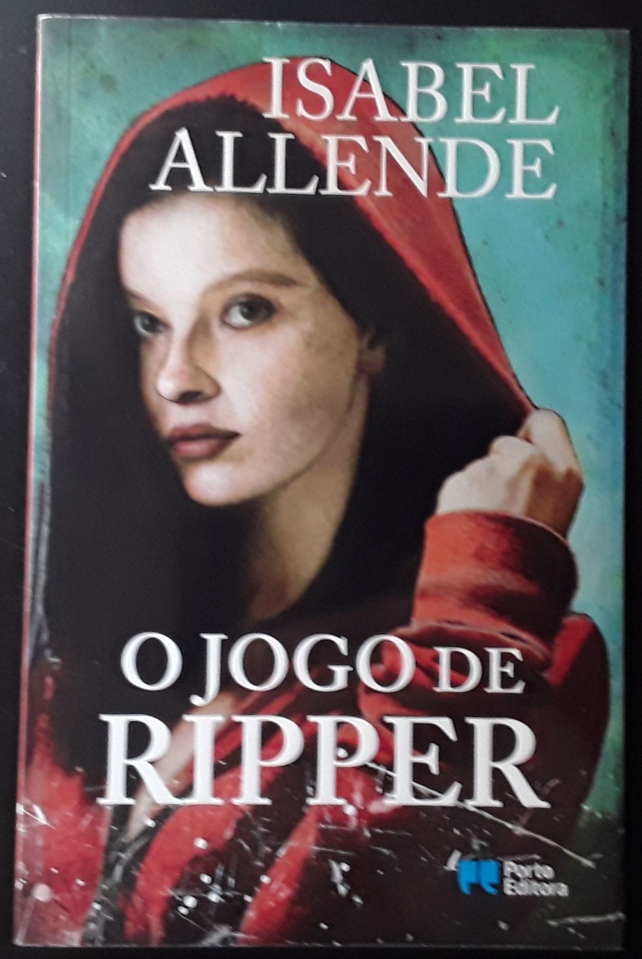 Isabel Allende (2 livros: O Jogo de Ripper e Eva Luna)