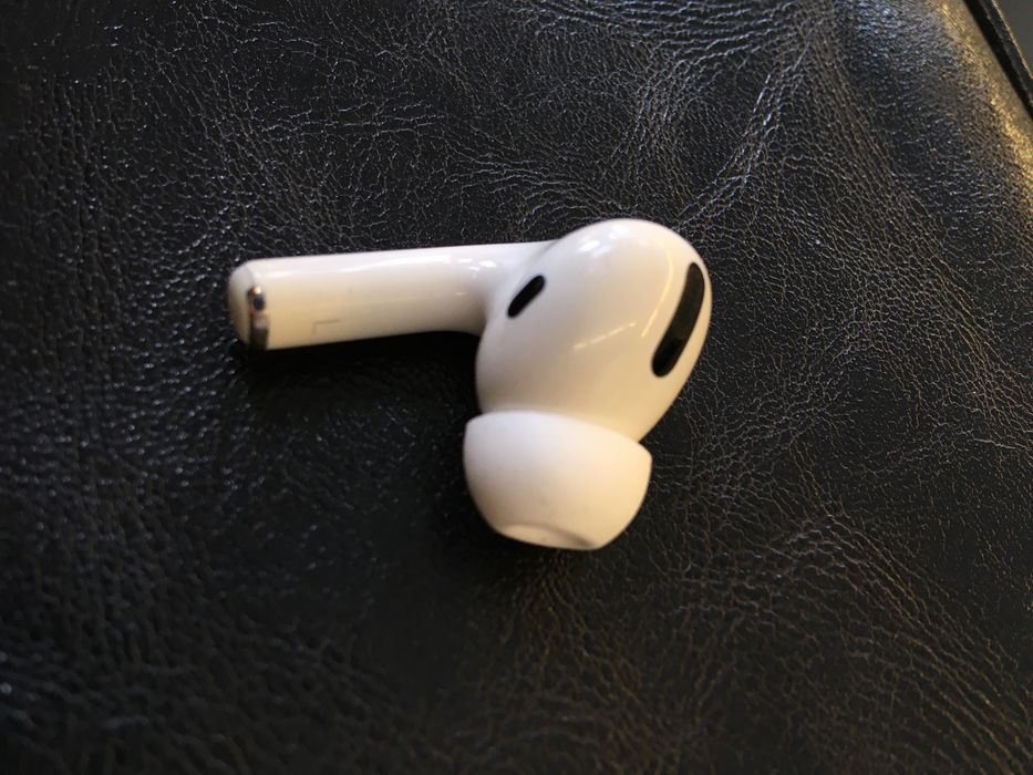 Продам AirPods pro оріг ліве вухо