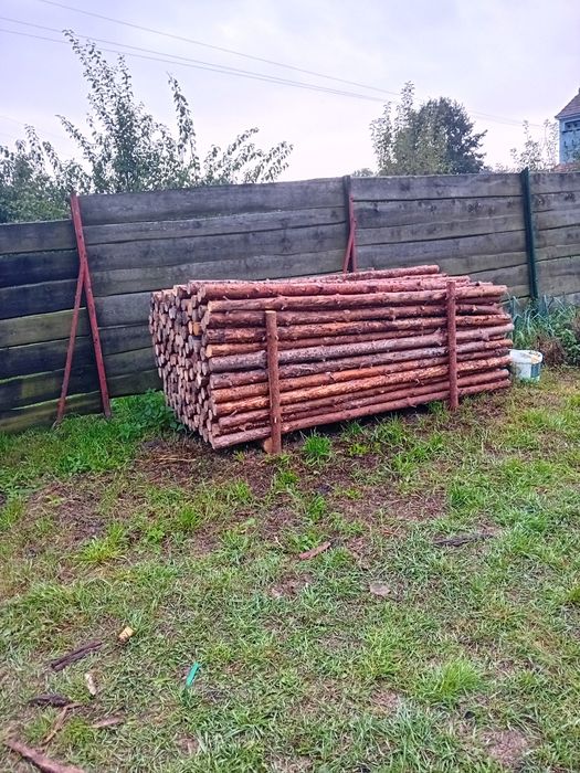 Słupki ogrodzeniowe