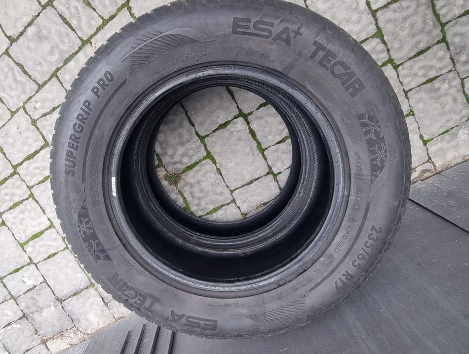 Резина зимова 235/65/17