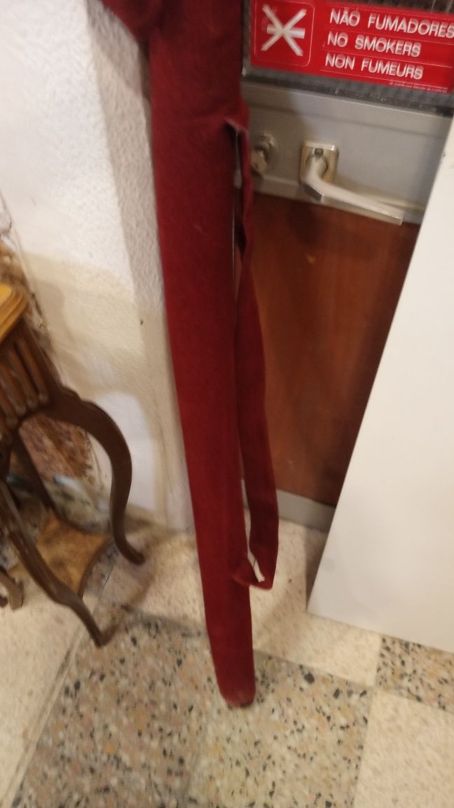 Vendo didjiridu australiano