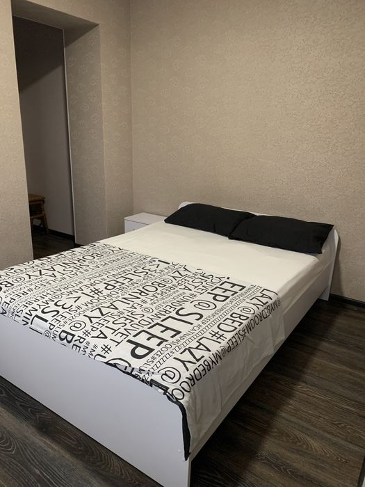 Сдам квартиру посуточно ., Пр. Богдана Хмельницкого 16 больница