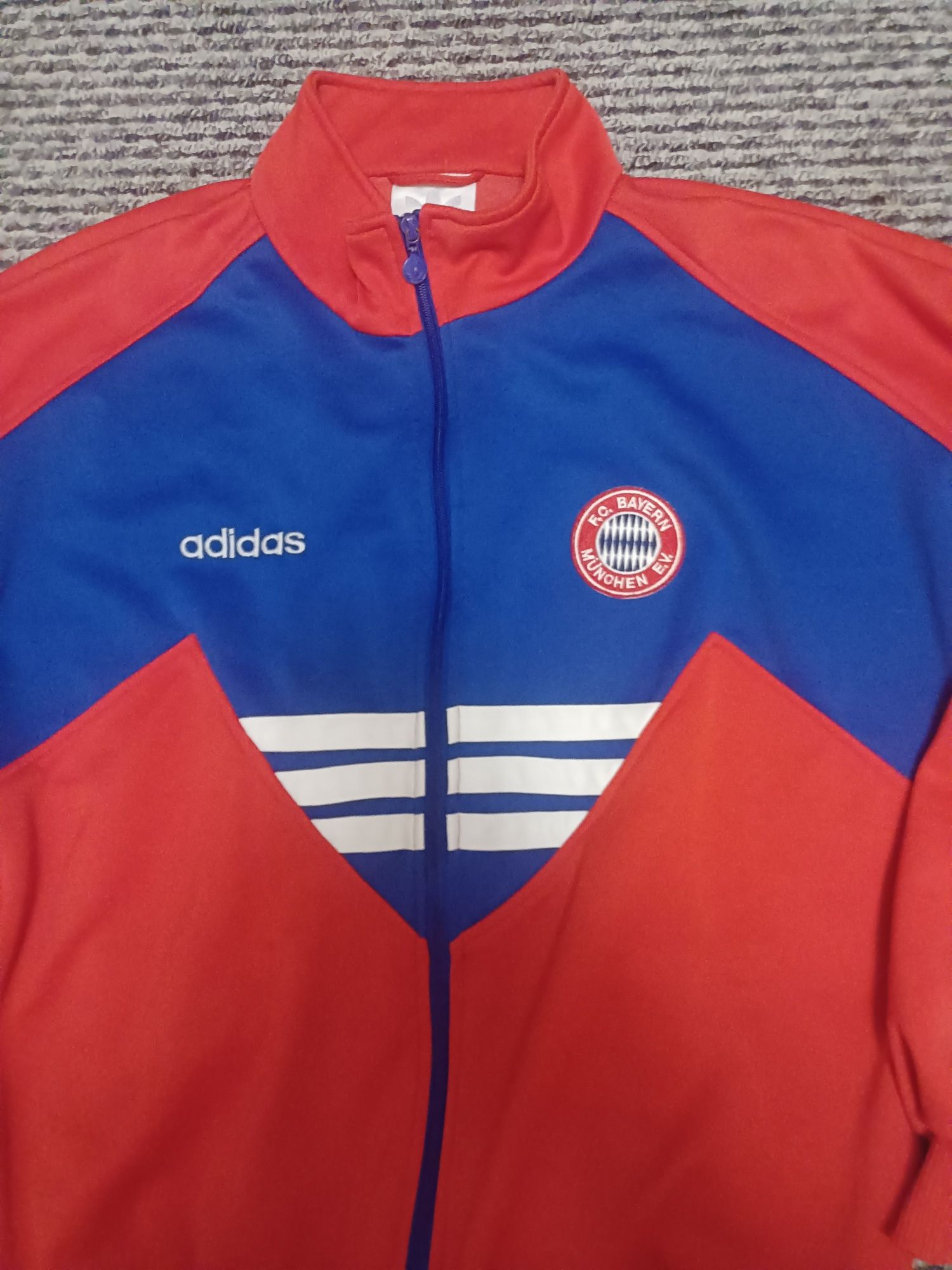 Czerwono-niebieska bluza Vintage adidas Bayern MUNICH 1995/1997