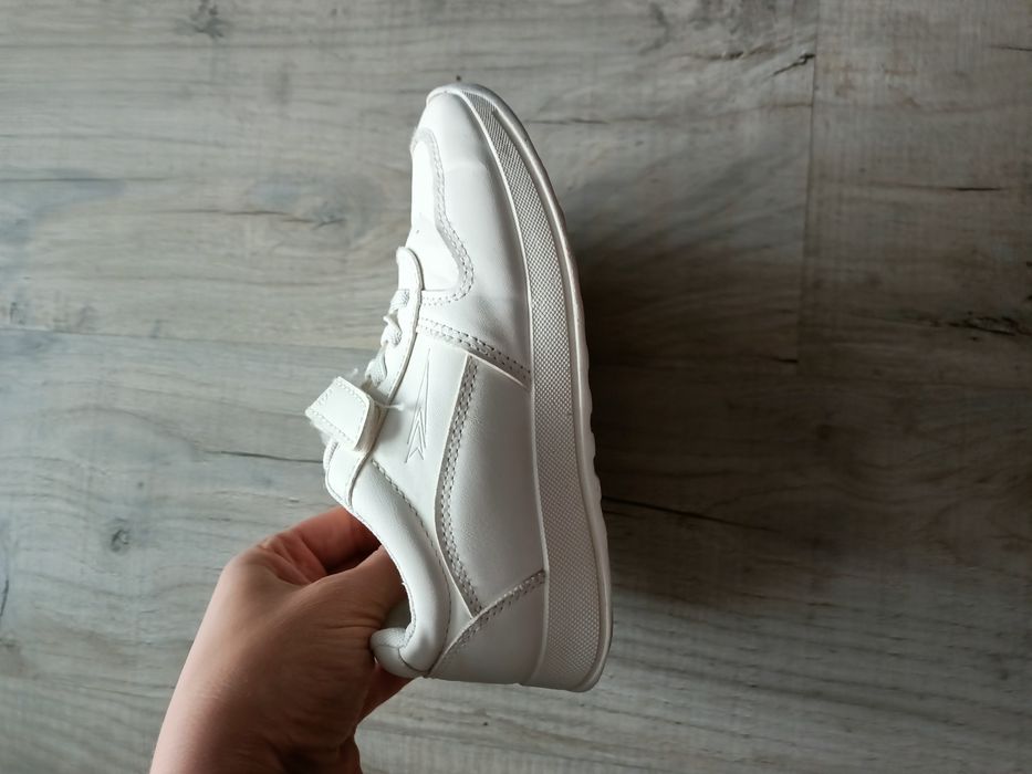 Sneakersy Sprandi rozmiar 32