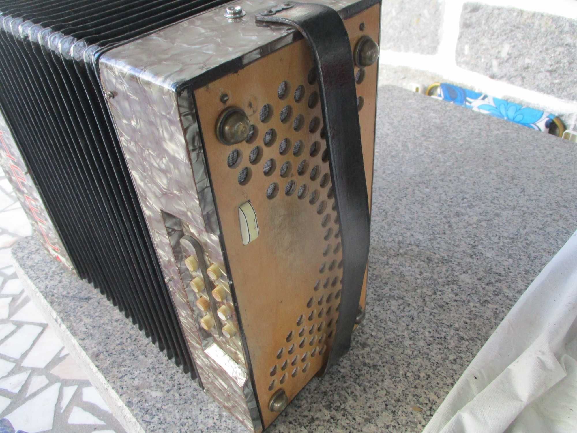 Concertina da marca alemã Geipel em lá#rê#+