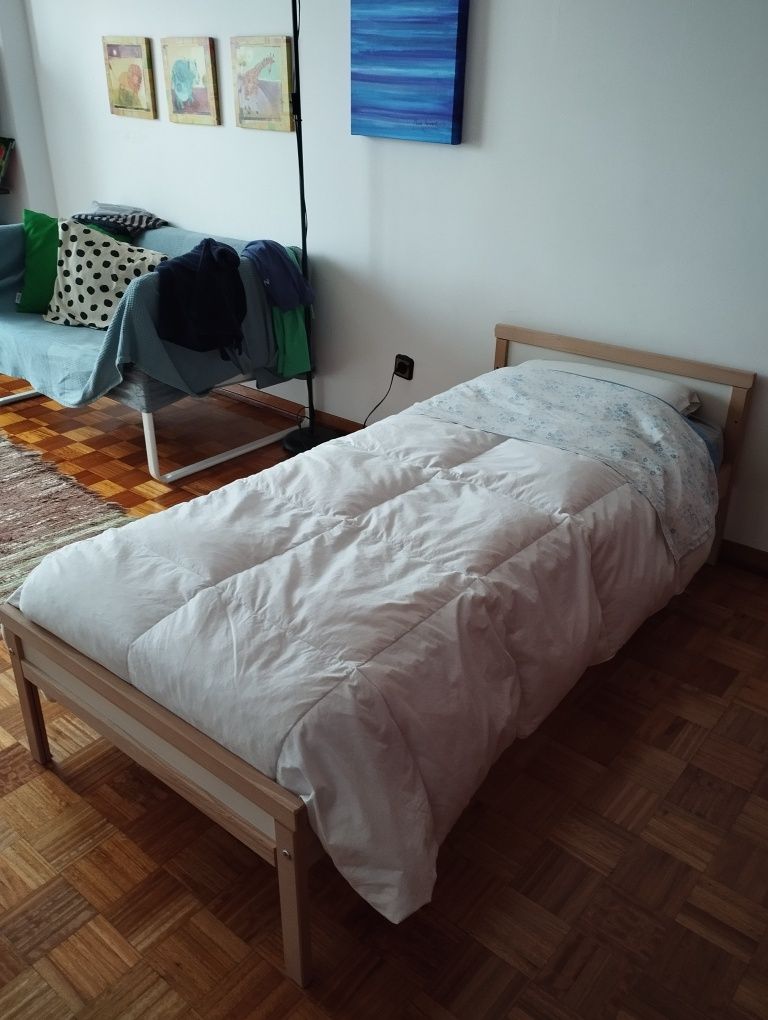 Cama de criança com colchão