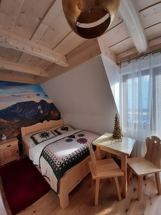 Pokoje I Apartamenty U Jambora z wyżywieniem zapraszamy.