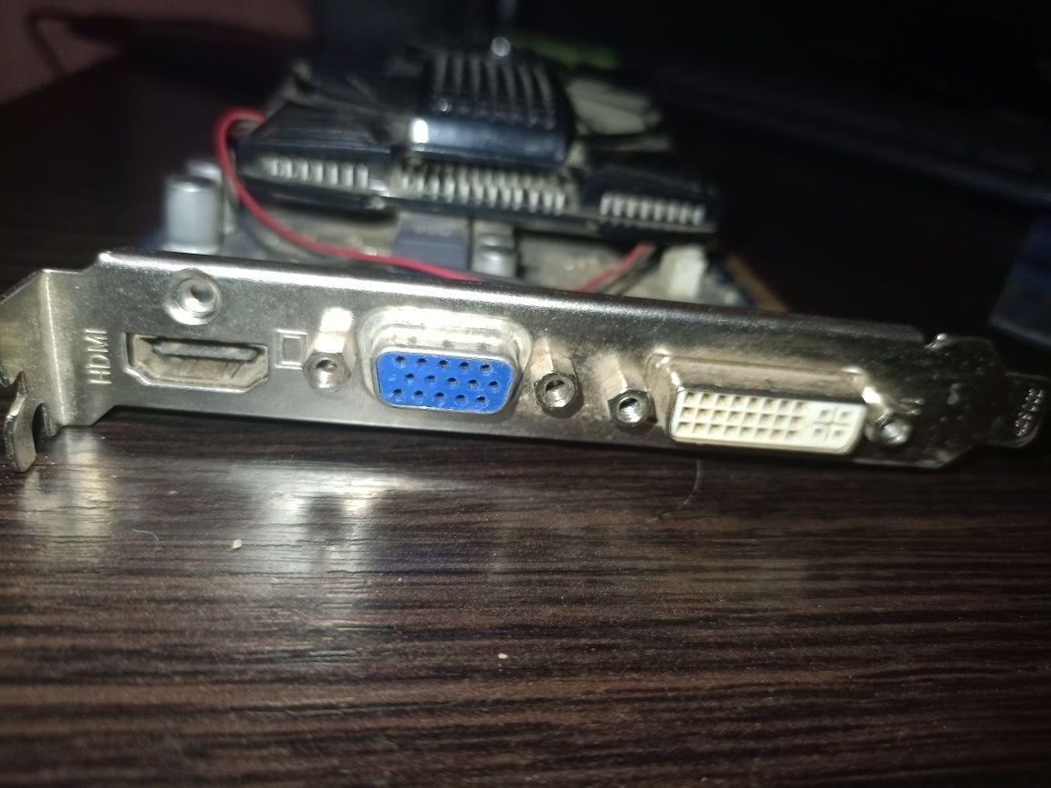 Відео карта Asus GT240 1gb ddr3