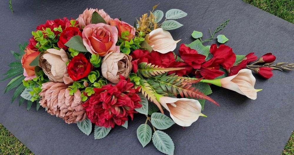 Kompozycja kwiatowa na grób cmentarz stroik ikebana Z267