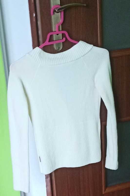 Sweter na 3 guziki. Ecru / kremowy. Kardigan