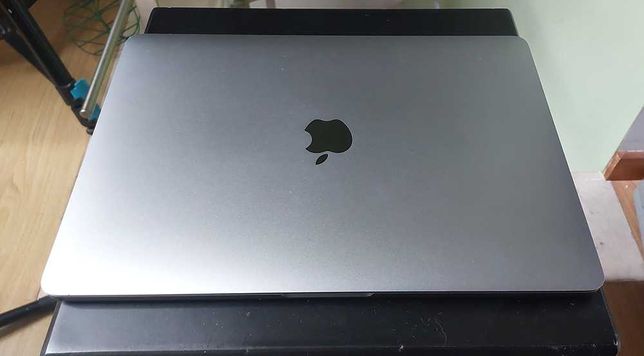 Macbook Pro 2017 13,3