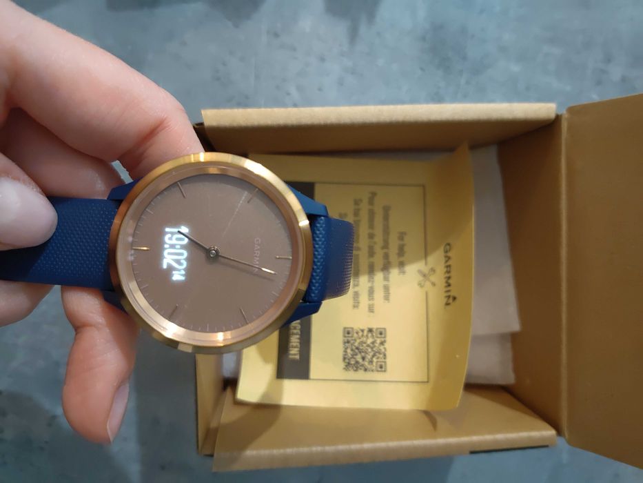 Zegarek Garmin Vivomuve 3s granat
