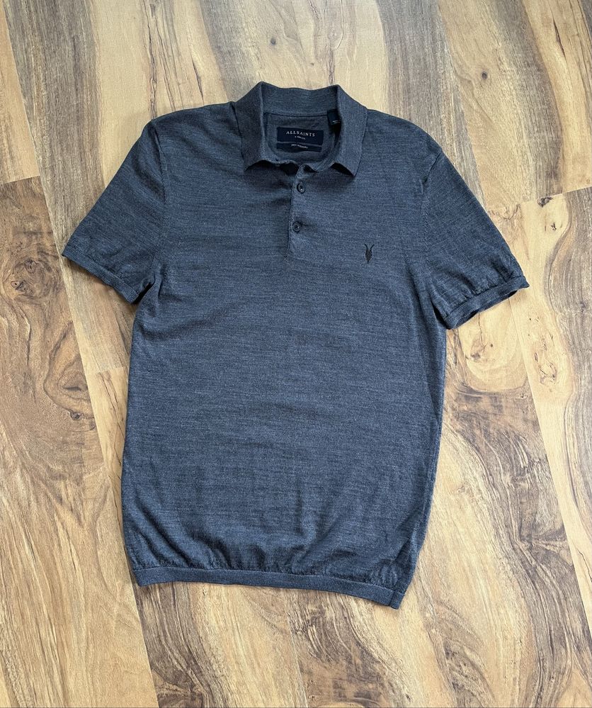 Поло AllSaints Merino Wool в стилі Old Money як Arne та Reiss-S