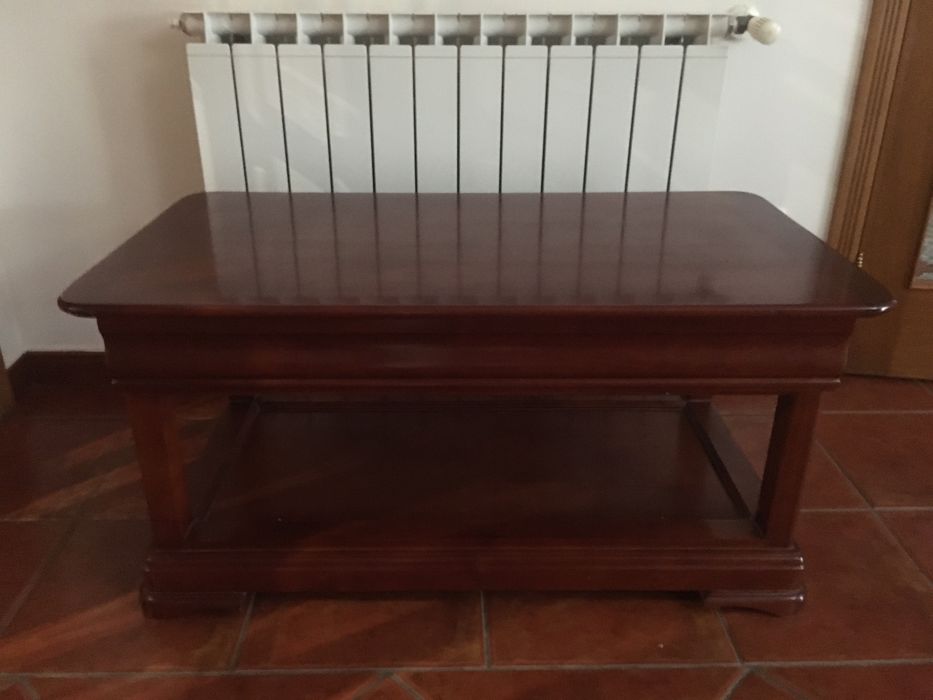 Mesa de centro em cerejeira