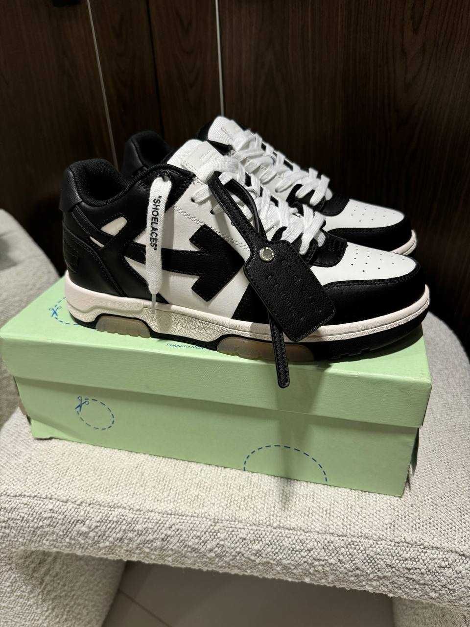 Кеди Off-White Out of Office Black White / кеди Офф-Вайт чорно-білі