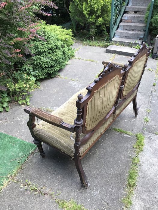 Срочно! Диванчик антикварный под реставрацию 1880-1900 гг.