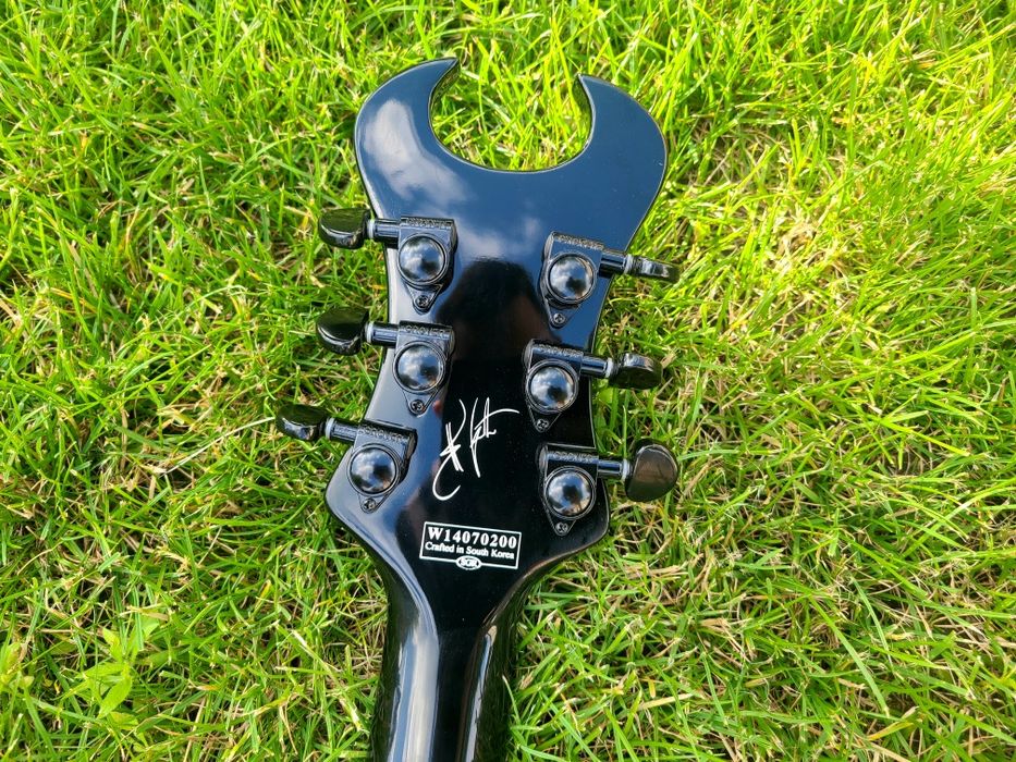 Schecter Synyster Gates Custom