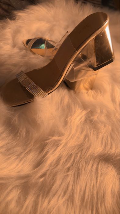 Sandálias douradas 36/37