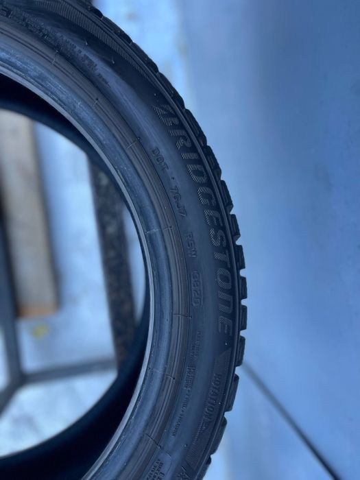 Шино 225/45 r18 Bridgestone 20 рік
