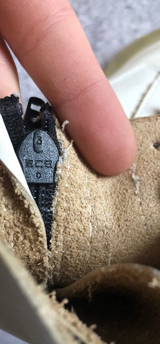 Оригінальні шкіряні черевики Zara розміру 37 білого екрю кольору