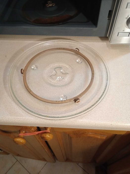 Микроволновая печка с грилем.