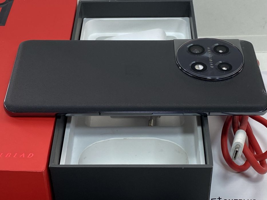 OnePlus 11 5G “16+4/256gb” Snapdragon 8 Gen 2  Mobile Platform