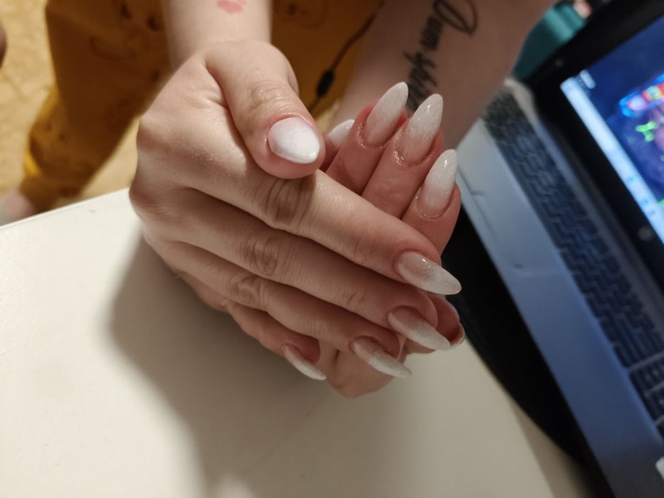 modelelki  na stylizację paznokci.