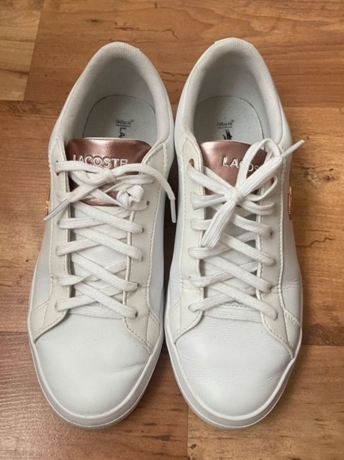 Białe sneakersy lacoste rozmiar 36