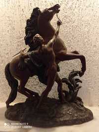 Cavalo em bronze modelo Marly