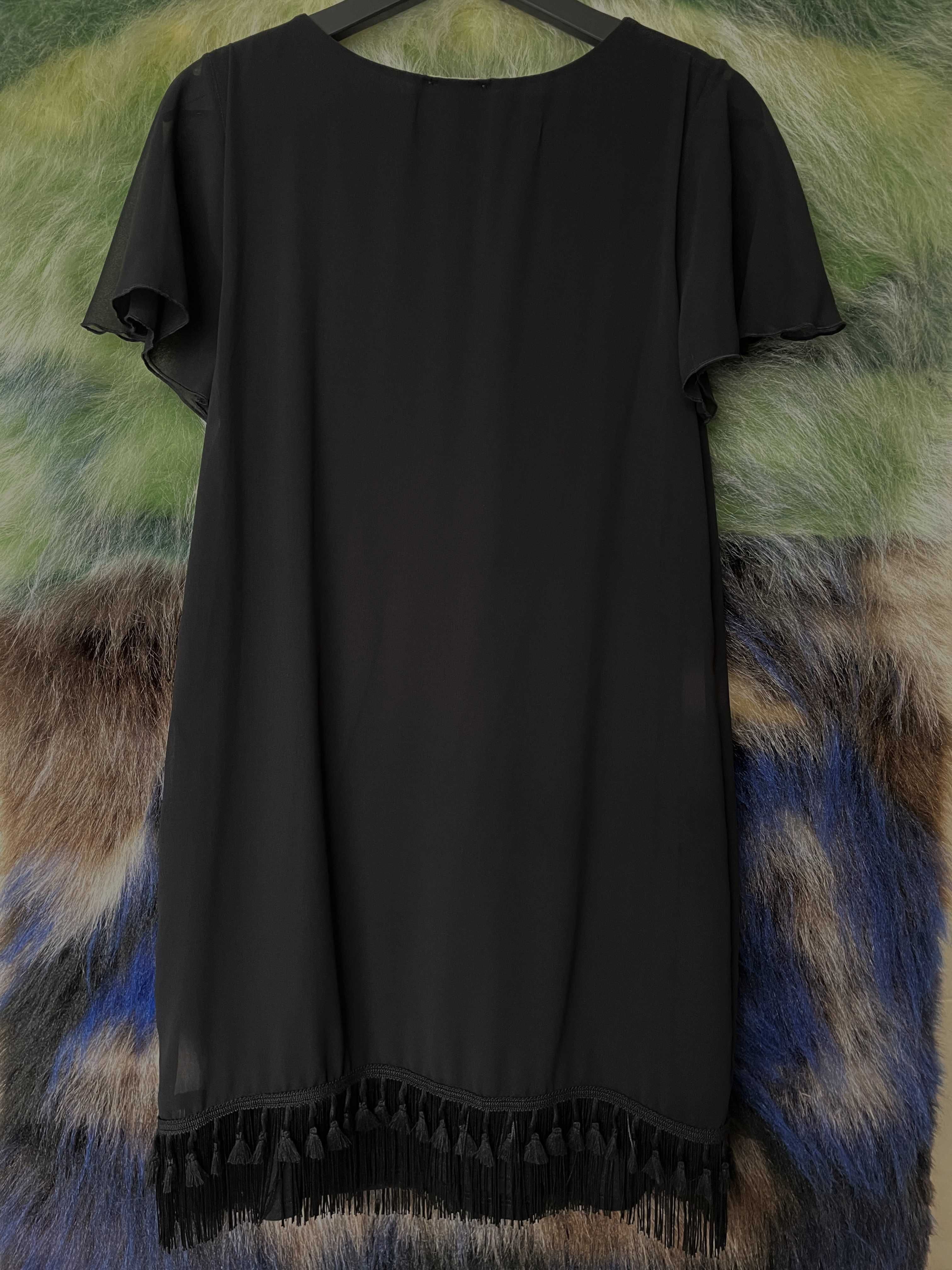 Czarna sukienka Intimissimi z krótkim rękawem tiul frędzle r. M