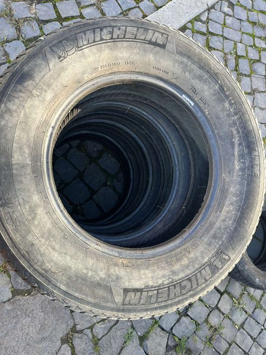 Автомобіль шини  255 65 17