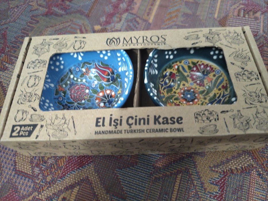 Zestaw ręcznie malowanych miseczek tureckich